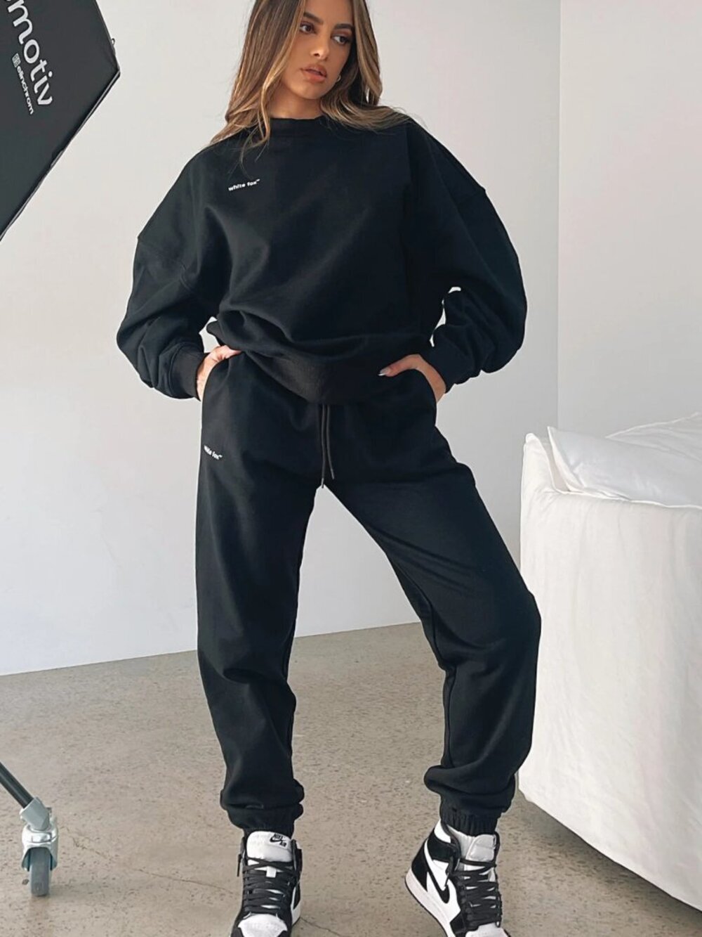 White Fox Lounge SET Crewneck Sweater Jogger Sweatpants Black Size Small/Medium - Picture 2 of 14